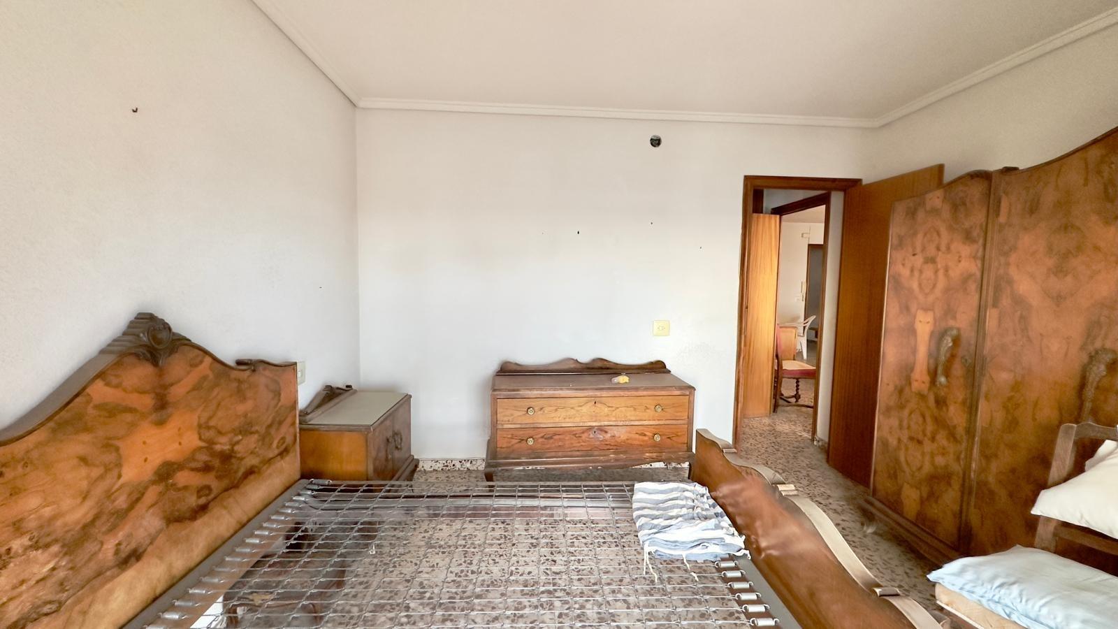 Apartamento en Torrevieja, Alicante, España 4 dormitorios, 132 m2 No. 192326