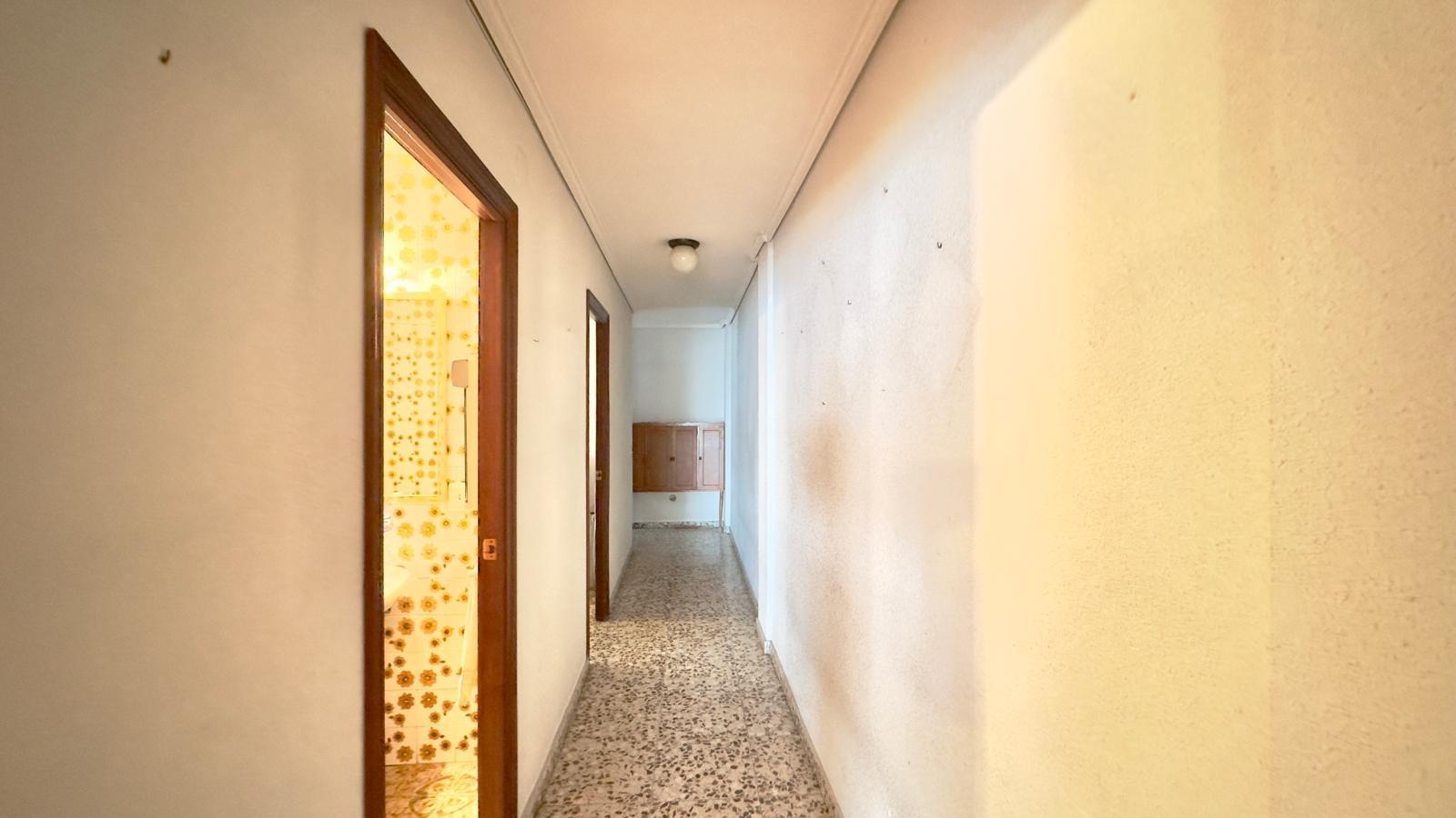 Apartamento en Torrevieja, Alicante, España 4 dormitorios, 132 m2 No. 192326