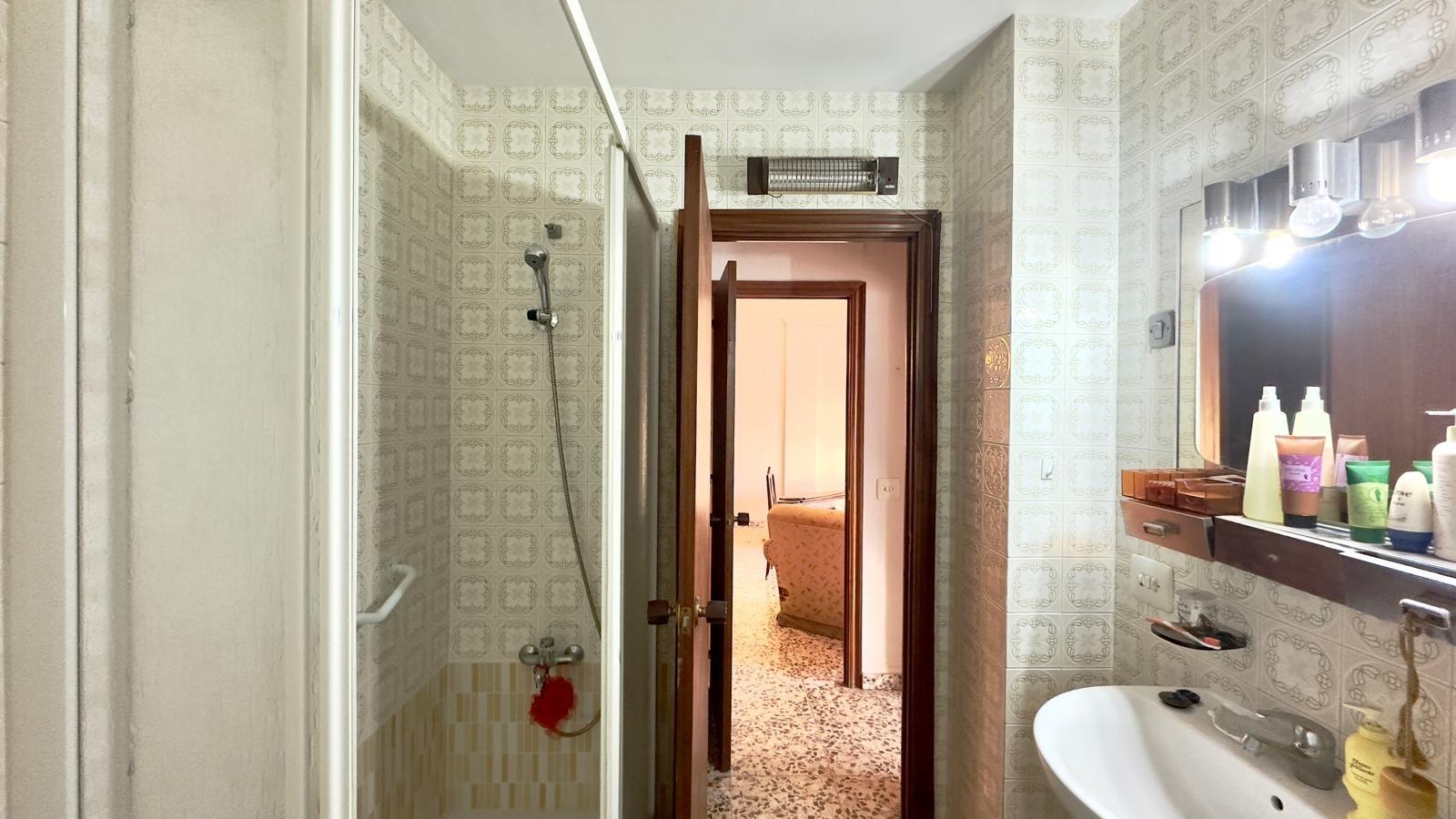 Apartamento en Torrevieja, Alicante, España 4 dormitorios, 132 m2 No. 192326