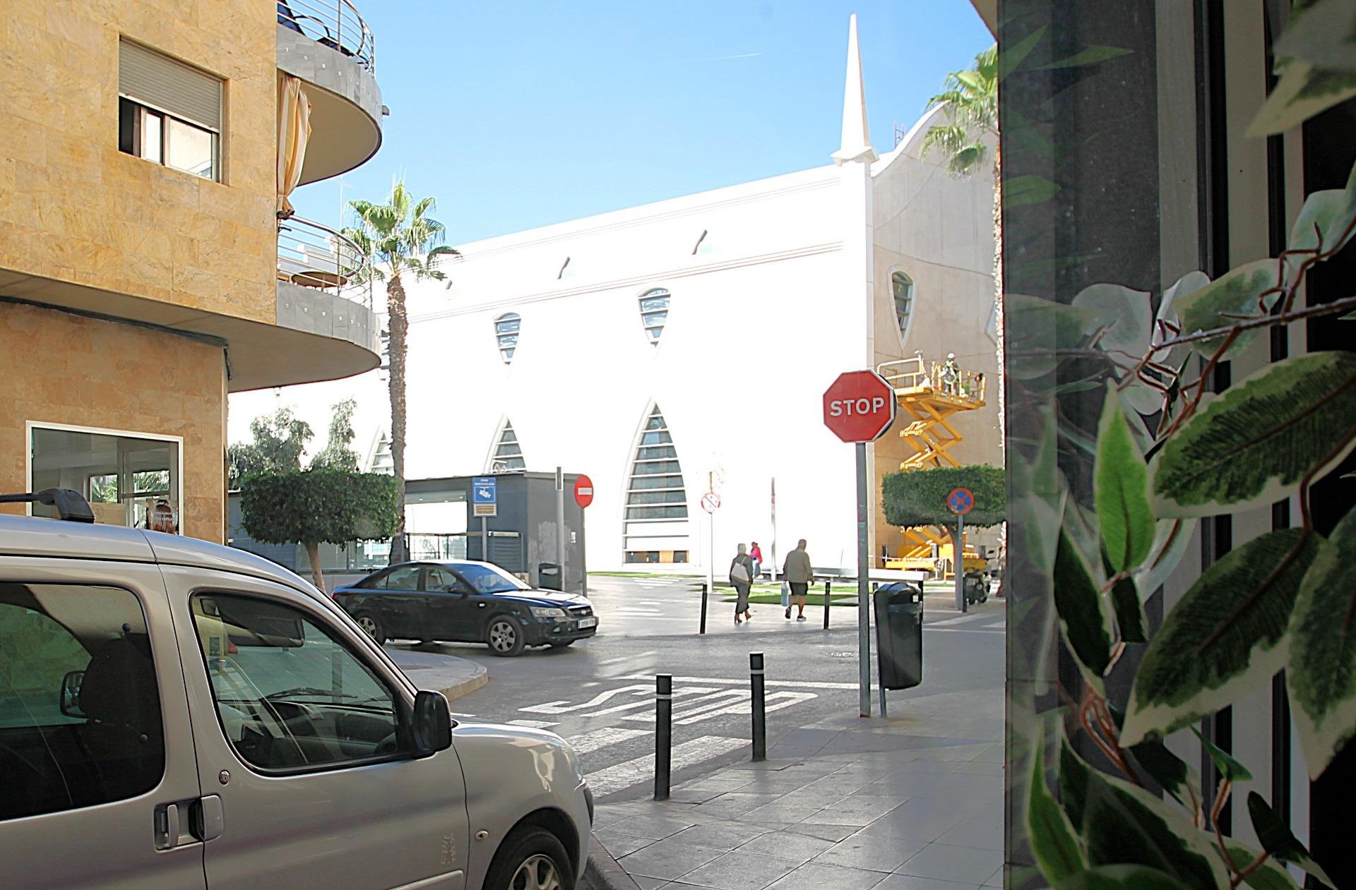 Liikekiinteistö Torrevieja, Alicante, Espanja 3 makuuhuonetta, 105 m2 No. 144342