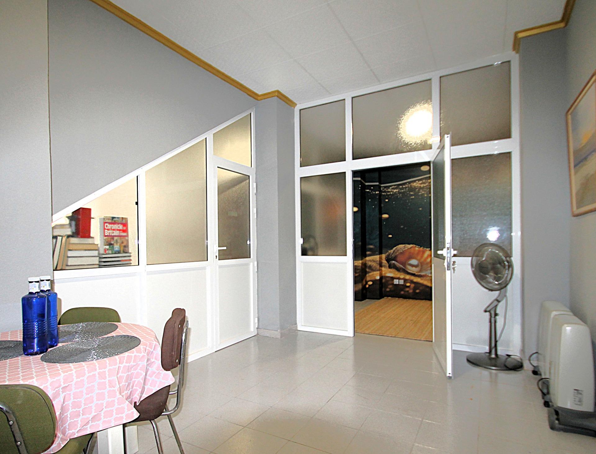 Liikekiinteistö Torrevieja, Alicante, Espanja 3 makuuhuonetta, 105 m2 No. 144342