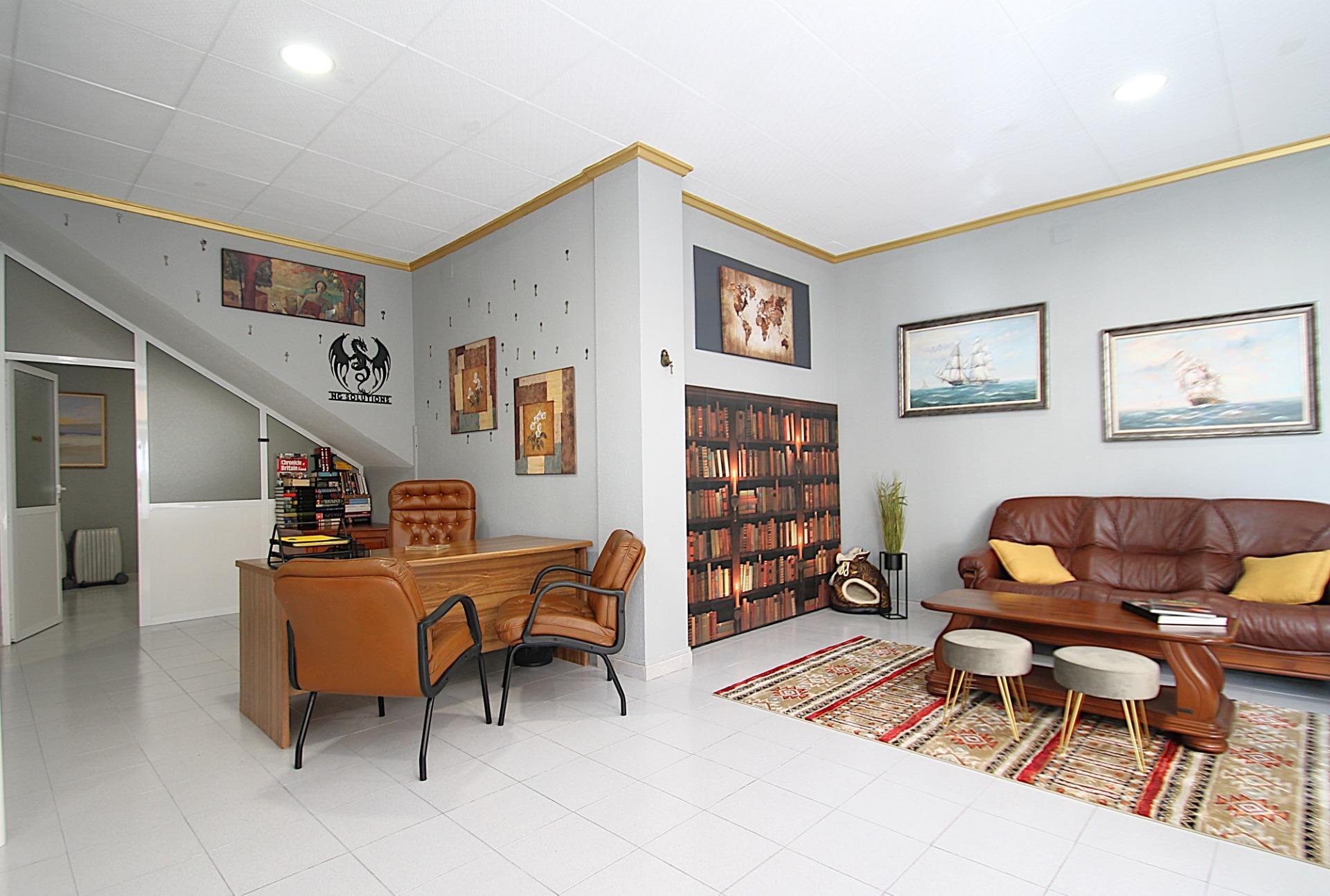 Liikekiinteistö Torrevieja, Alicante, Espanja 3 makuuhuonetta, 105 m2 No. 144342
