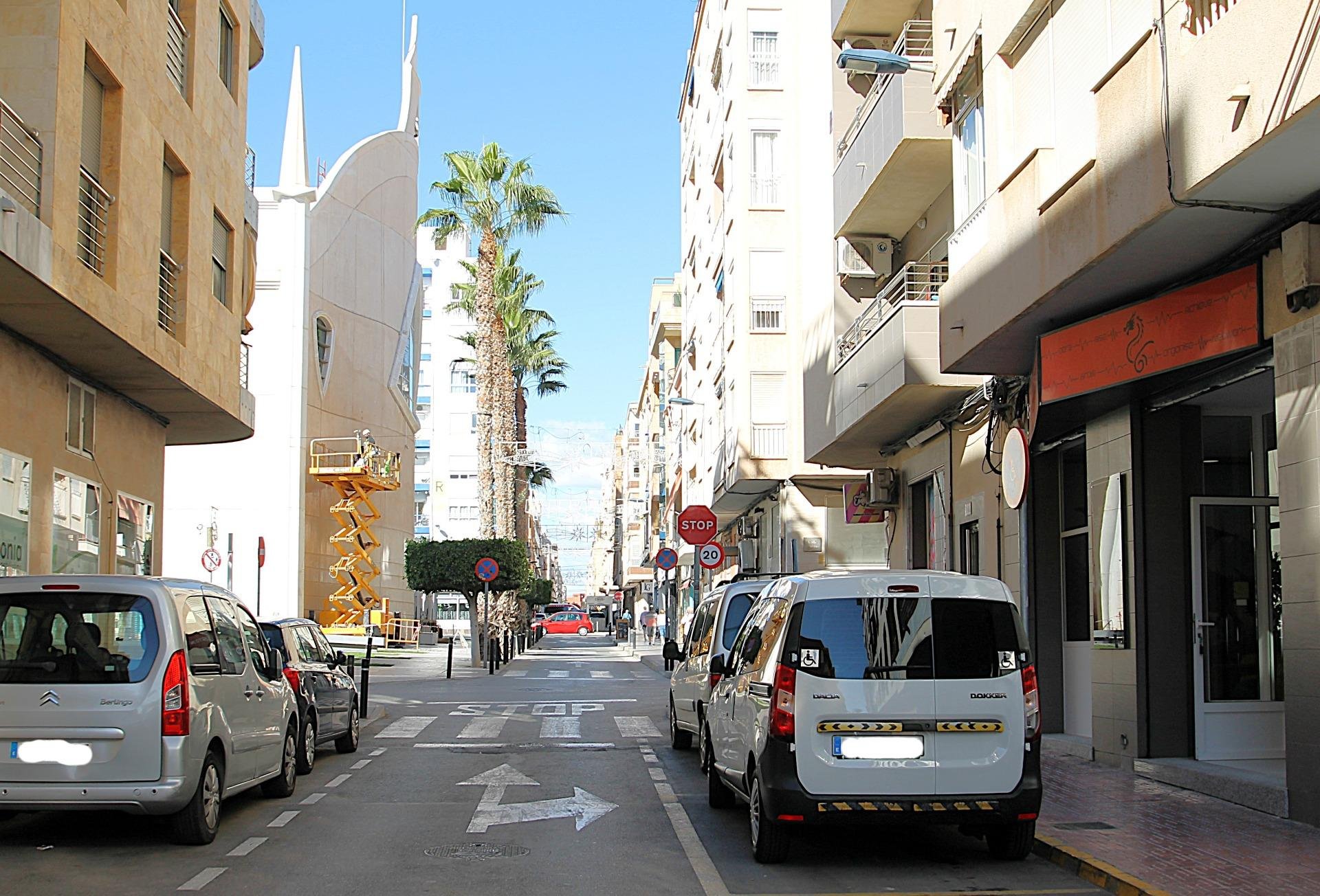 Liikekiinteistö Torrevieja, Alicante, Espanja 3 makuuhuonetta, 105 m2 No. 144342
