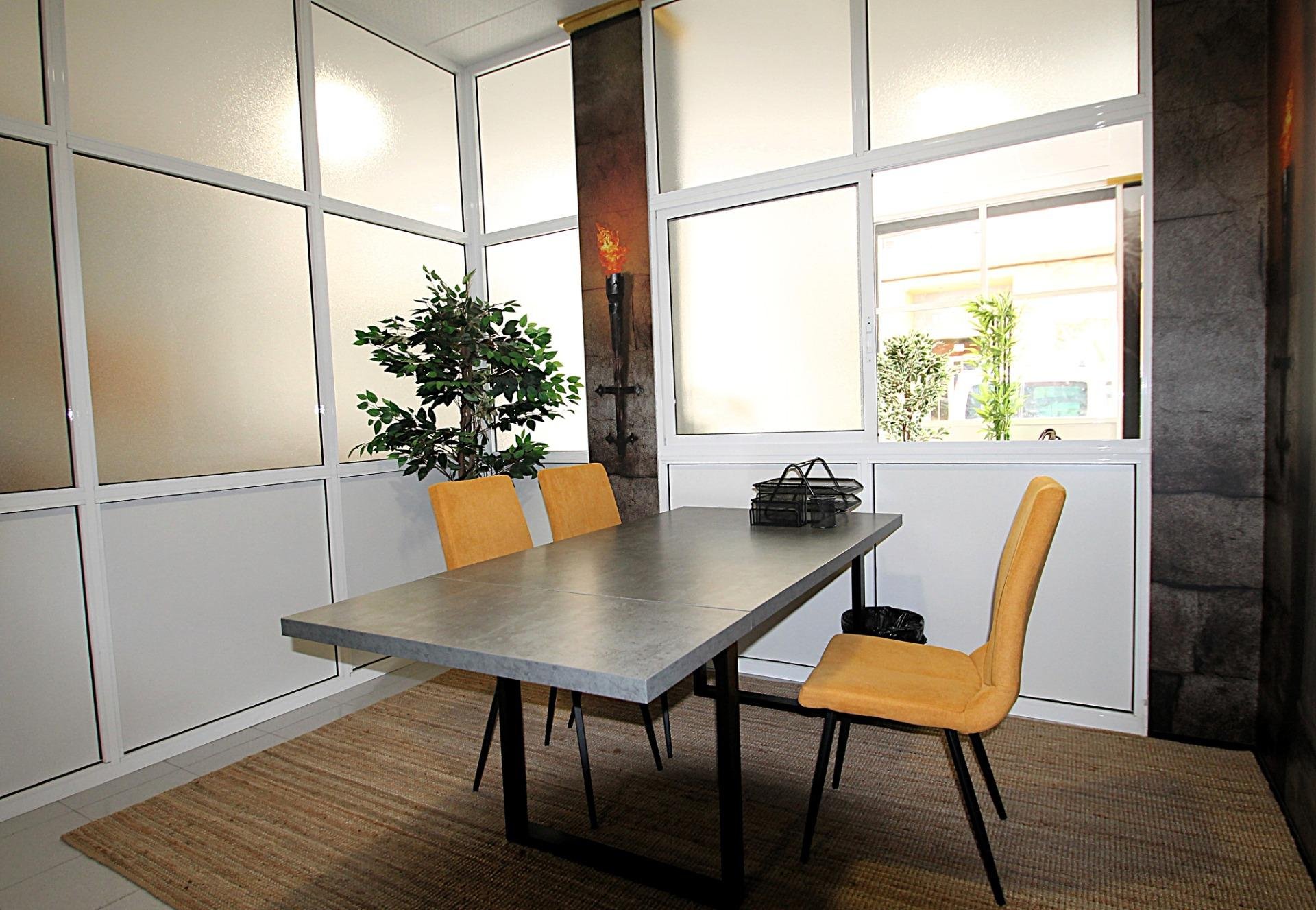 Liikekiinteistö Torrevieja, Alicante, Espanja 3 makuuhuonetta, 105 m2 No. 144342