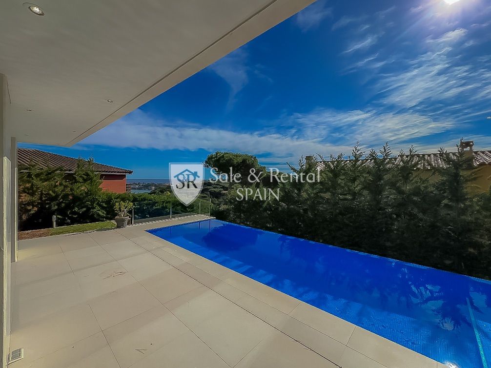 Hus i Sant Feliu de Guixols, Girona, Spanien 5 sovrum, 270 kvm. Nr. 166492