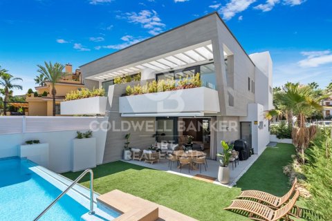 Casa adosada en Marbella, Málaga, España 5 dormitorios, 265 m2 No. 158852