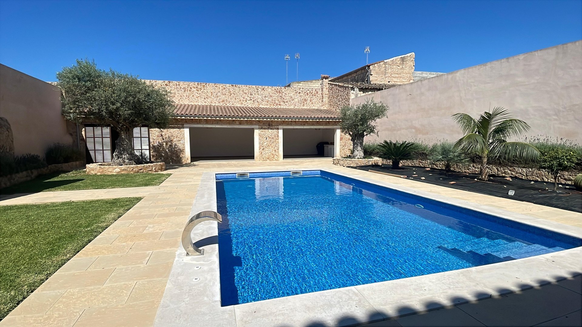 Casa adosada en Sa Pobla, Mallorca, España 5 dormitorios, 484 m2 No. 177313