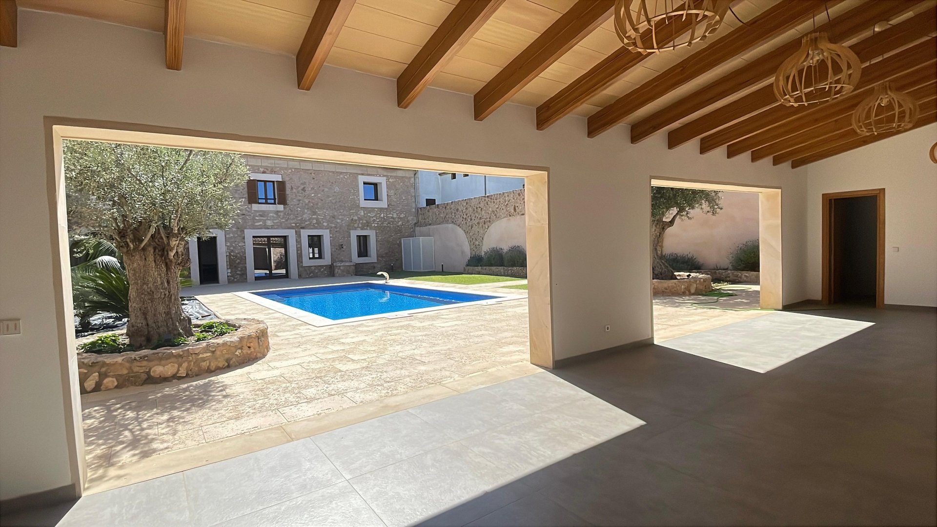 Casa adosada en Sa Pobla, Mallorca, España 5 dormitorios, 484 m2 No. 177313
