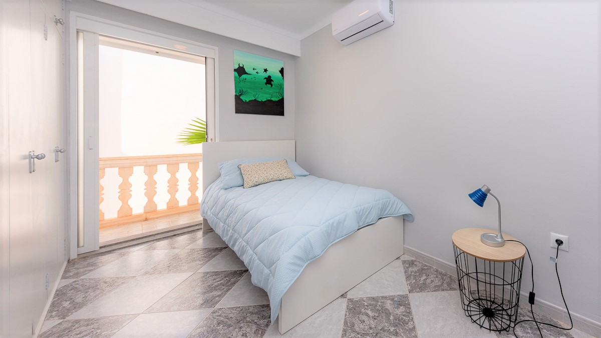 Apartamento en Alcudia, Mallorca, España 4 dormitorios, 200 m2 No. 177310