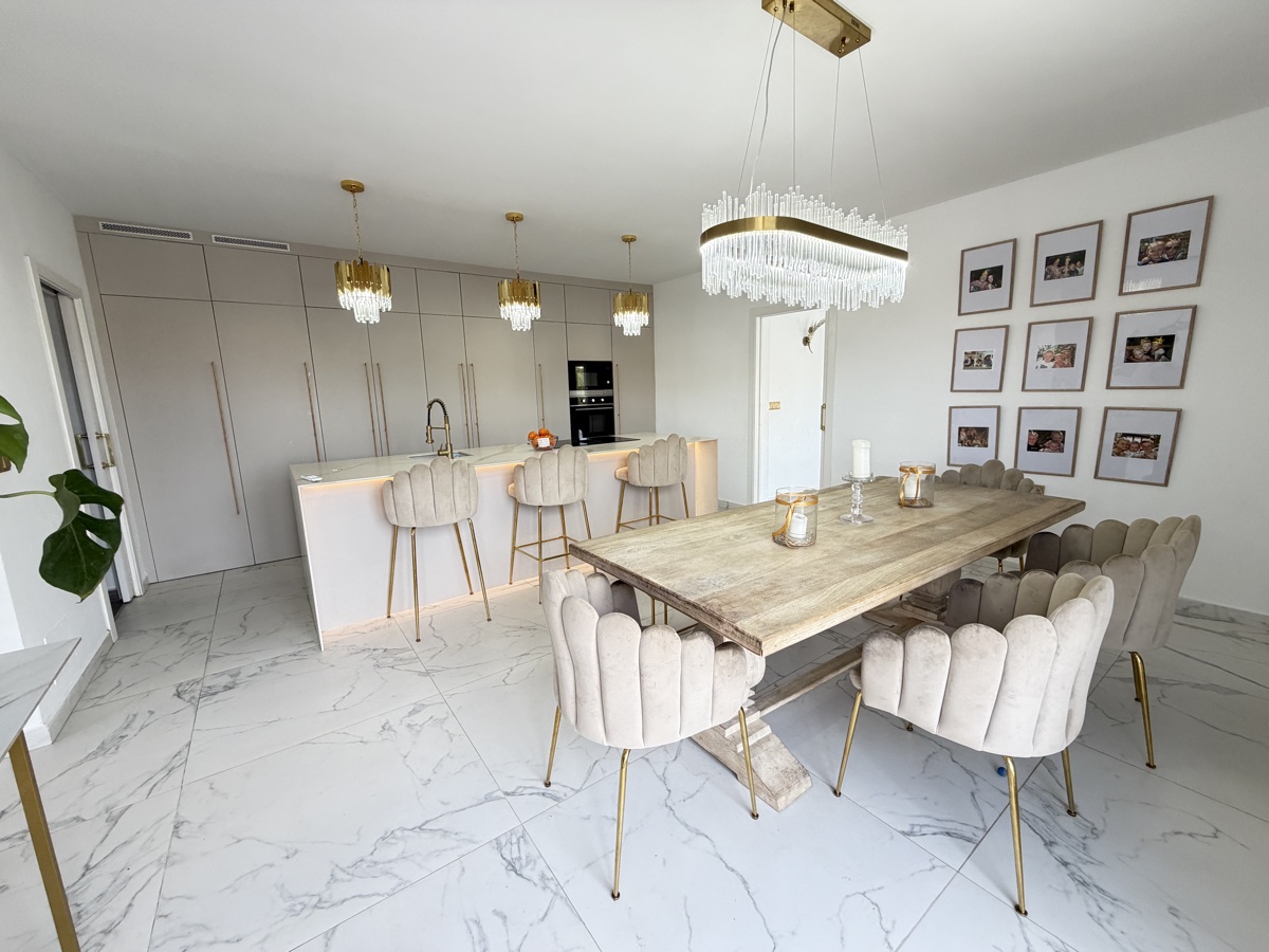Villa in Villamartin, Alicante, Spanien 6 Schlafzimmer, 240 m2 Nr. 151517