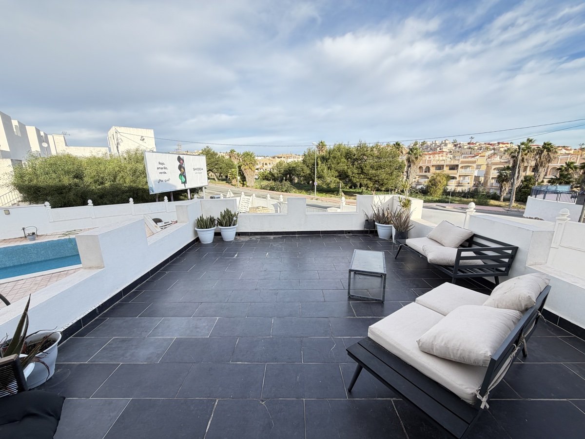 Villa in Villamartin, Alicante, Spanien 6 Schlafzimmer, 240 m2 Nr. 151517