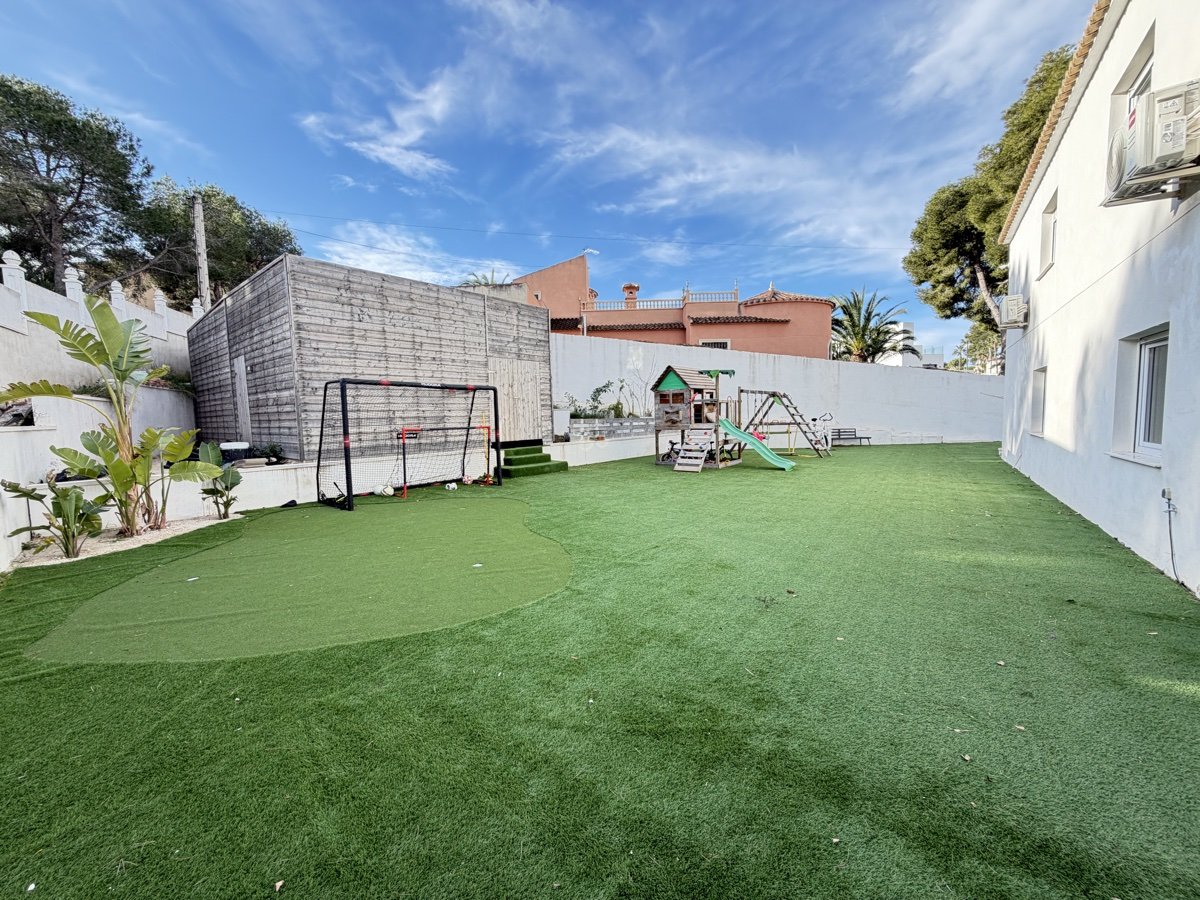 Villa in Villamartin, Alicante, Spanien 6 Schlafzimmer, 240 m2 Nr. 151517