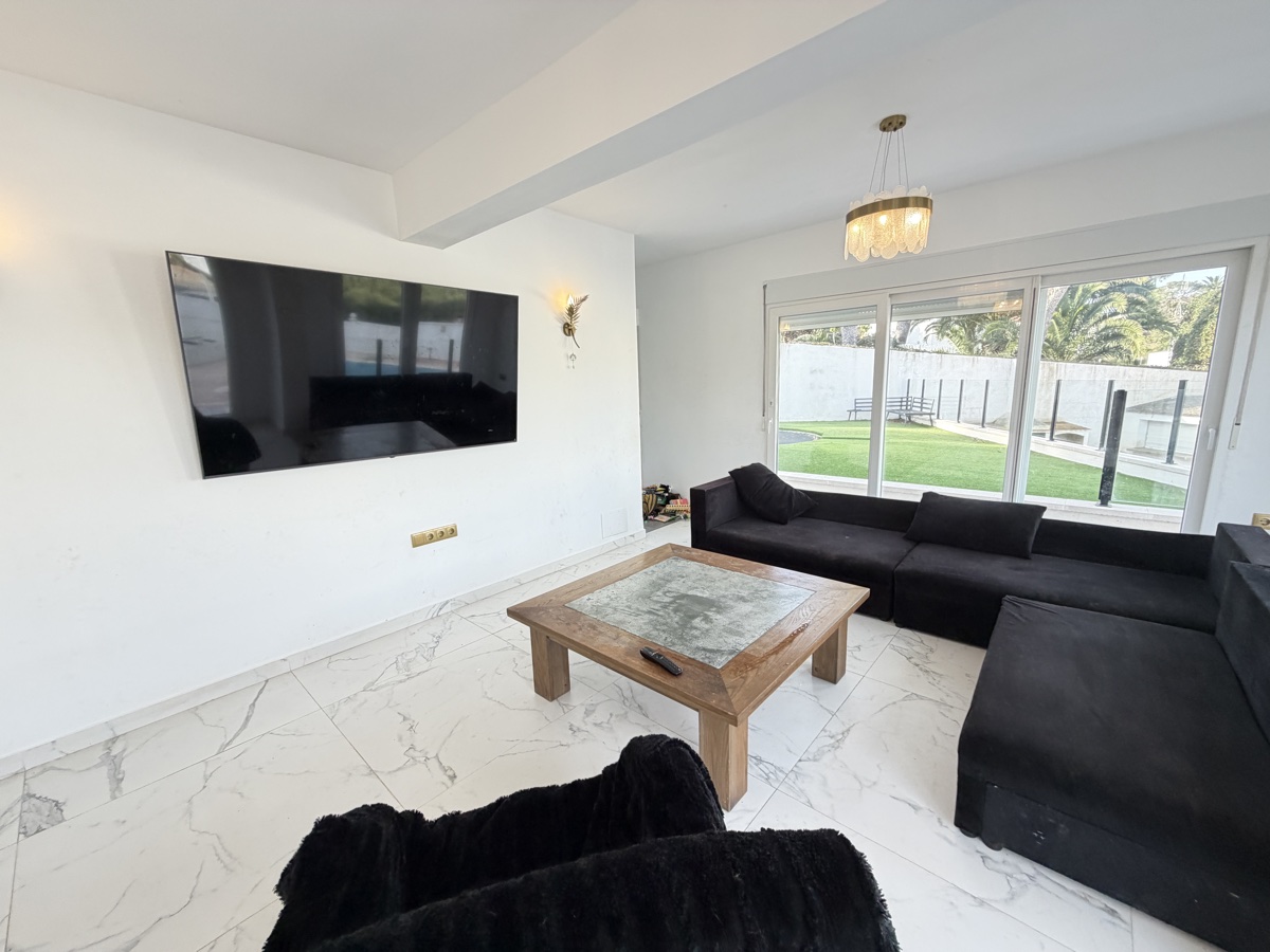 Villa in Villamartin, Alicante, Spanien 6 Schlafzimmer, 240 m2 Nr. 151517