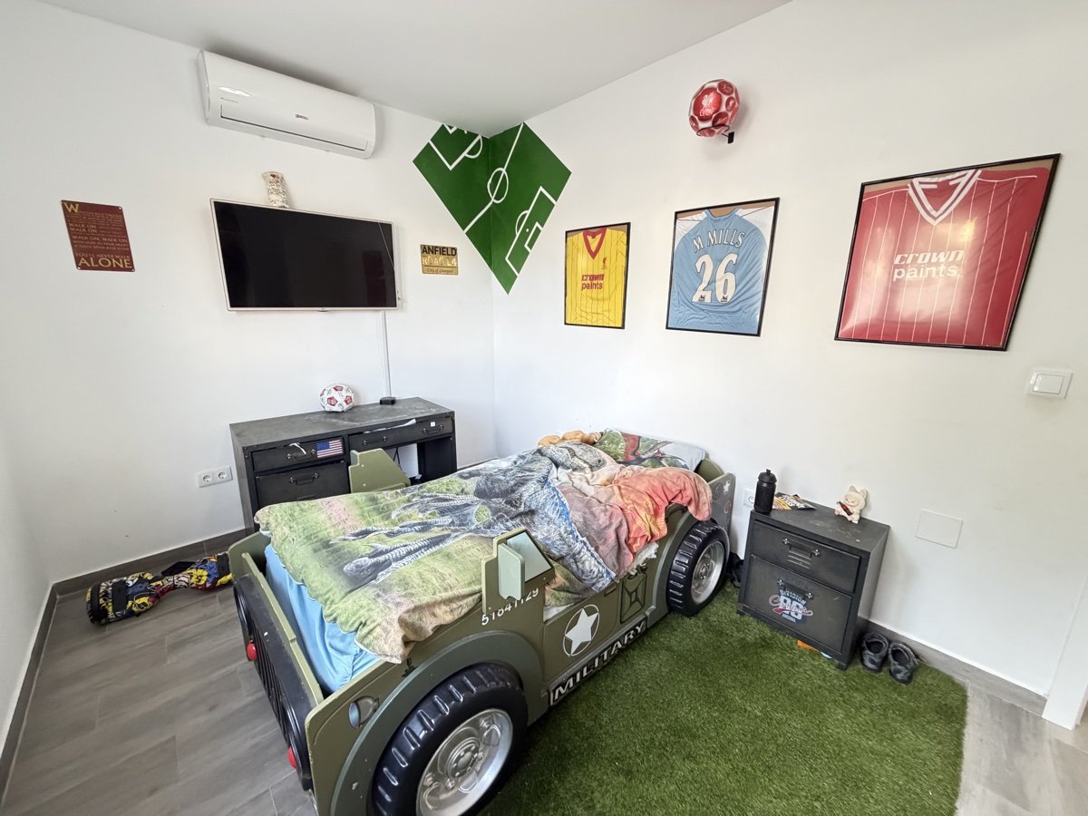 Villa in Villamartin, Alicante, Spanien 6 Schlafzimmer, 240 m2 Nr. 151517