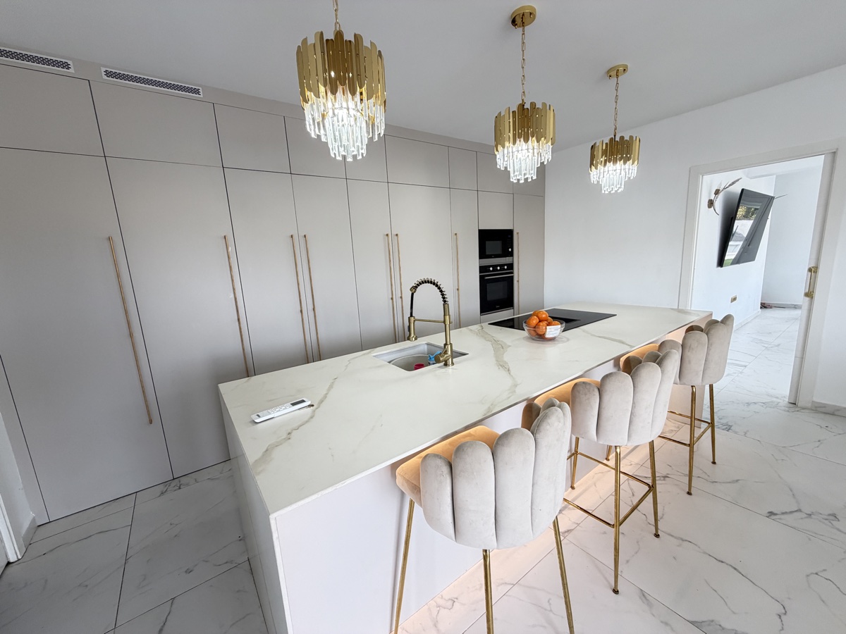 Villa in Villamartin, Alicante, Spanien 6 Schlafzimmer, 240 m2 Nr. 151517