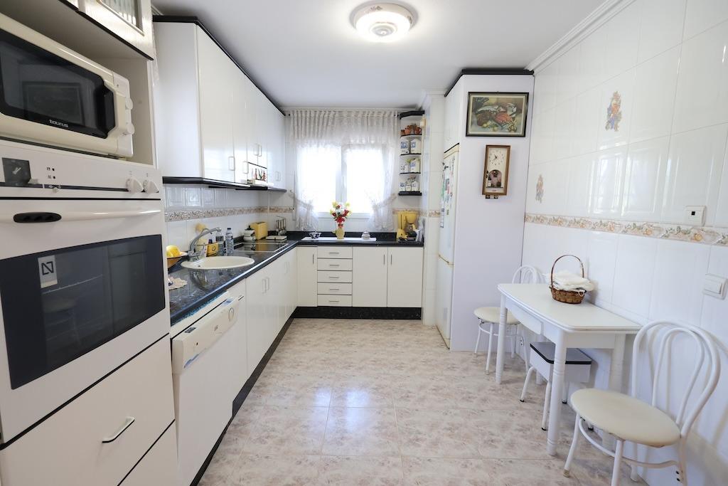 Appartamento a Alicante, Spagna 5 camere da letto, 308 mq. N° 165785