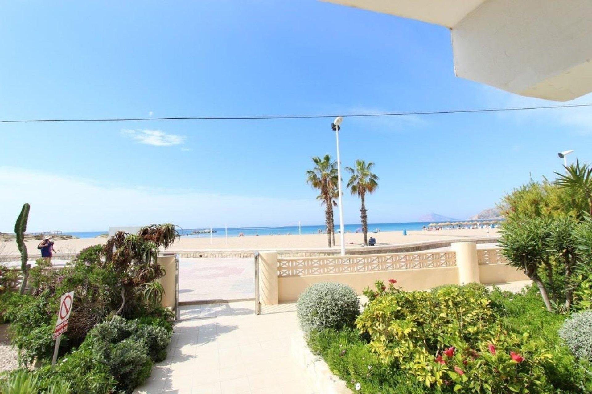Komerciāls īpašums Calpe, Alicante, Spānijā 230 m2 Nr. 165790