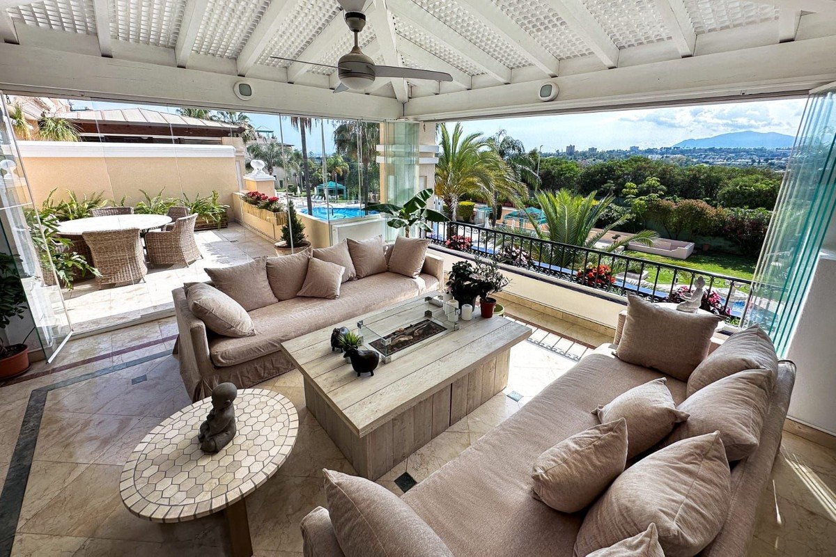 Apartment à Marbella, Malaga, Espagne 3 chambres, 318 m2 No. 133966