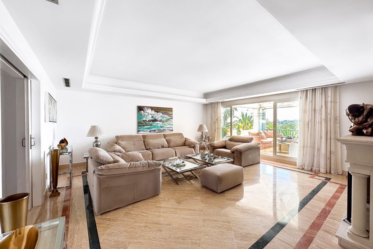 Apartment à Marbella, Malaga, Espagne 3 chambres, 318 m2 No. 133966