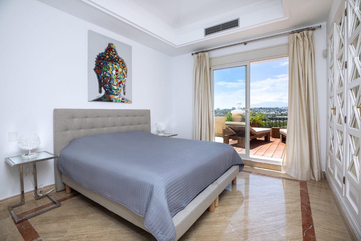 Apartment à Marbella, Malaga, Espagne 3 chambres, 318 m2 No. 133966