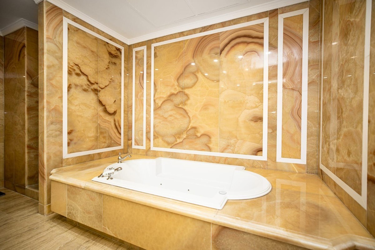 Apartment à Marbella, Malaga, Espagne 3 chambres, 318 m2 No. 133966