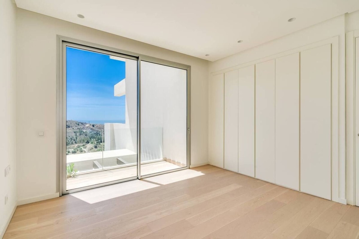 Lägenhet i Benahavis, Malaga, Spanien 4 sovrum, 220 kvm. Nr. 133965