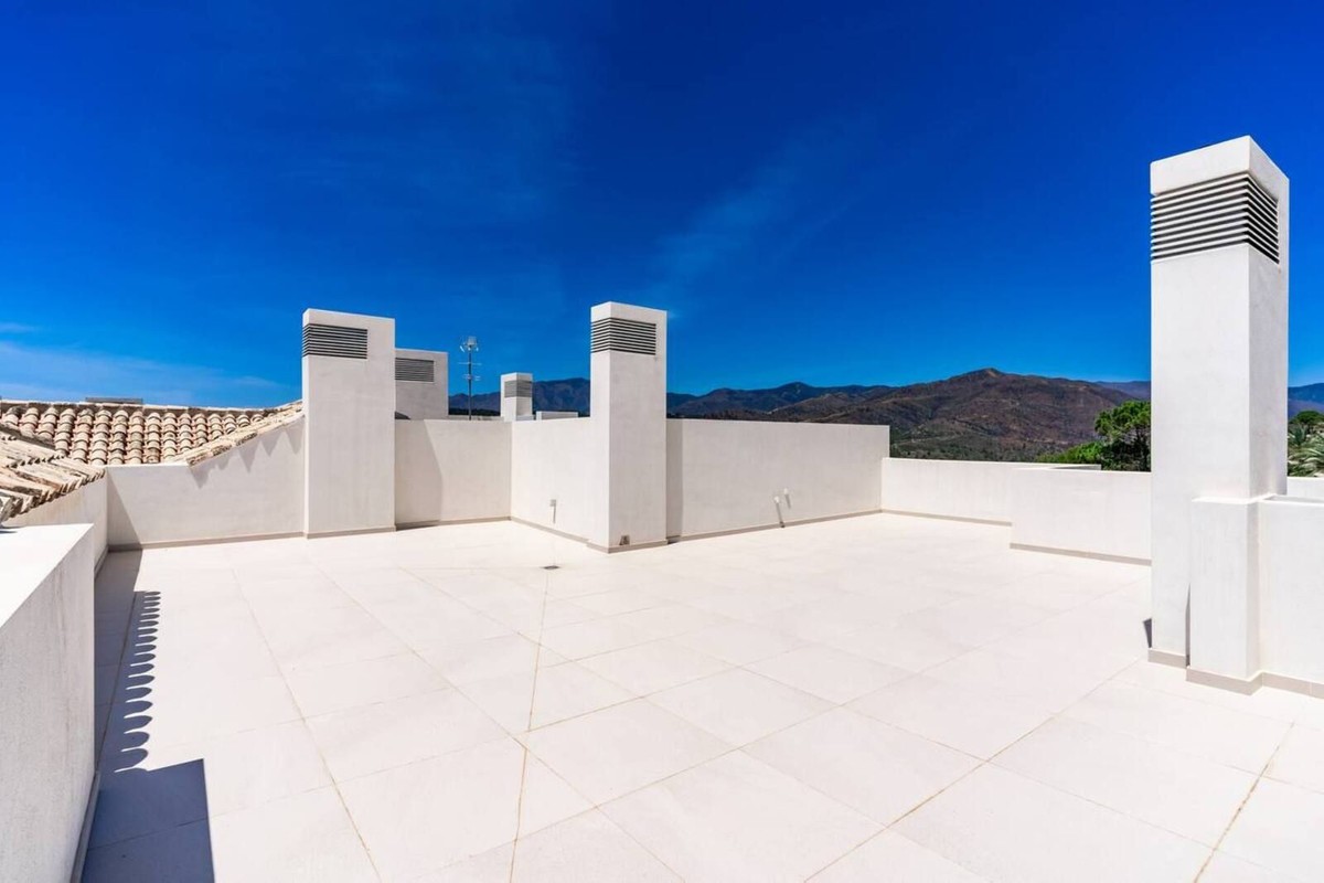 Lägenhet i Benahavis, Malaga, Spanien 4 sovrum, 220 kvm. Nr. 133965