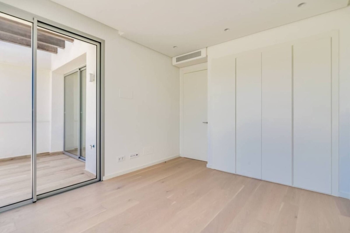 Lägenhet i Benahavis, Malaga, Spanien 4 sovrum, 220 kvm. Nr. 133965
