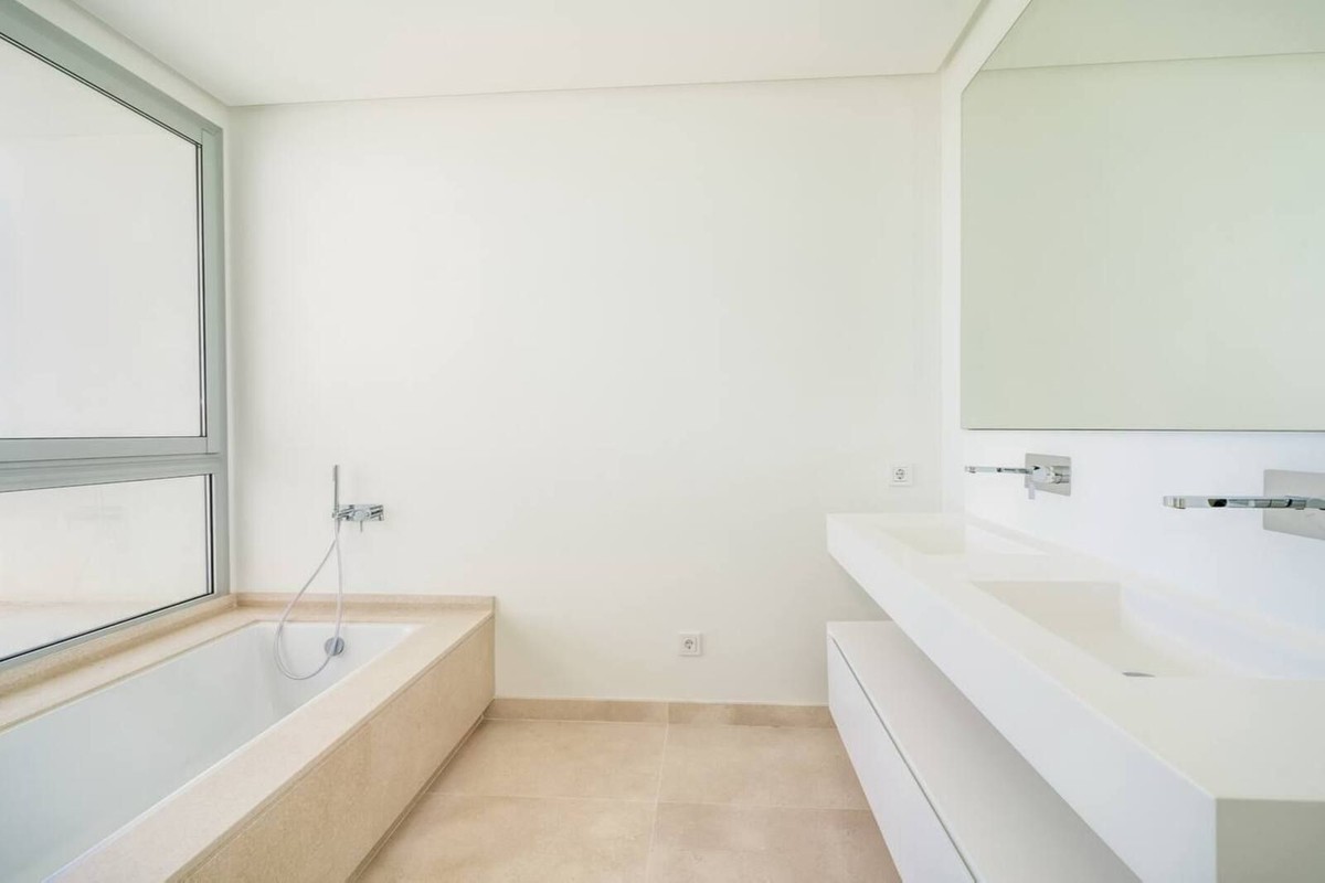 Lägenhet i Benahavis, Malaga, Spanien 4 sovrum, 220 kvm. Nr. 133965