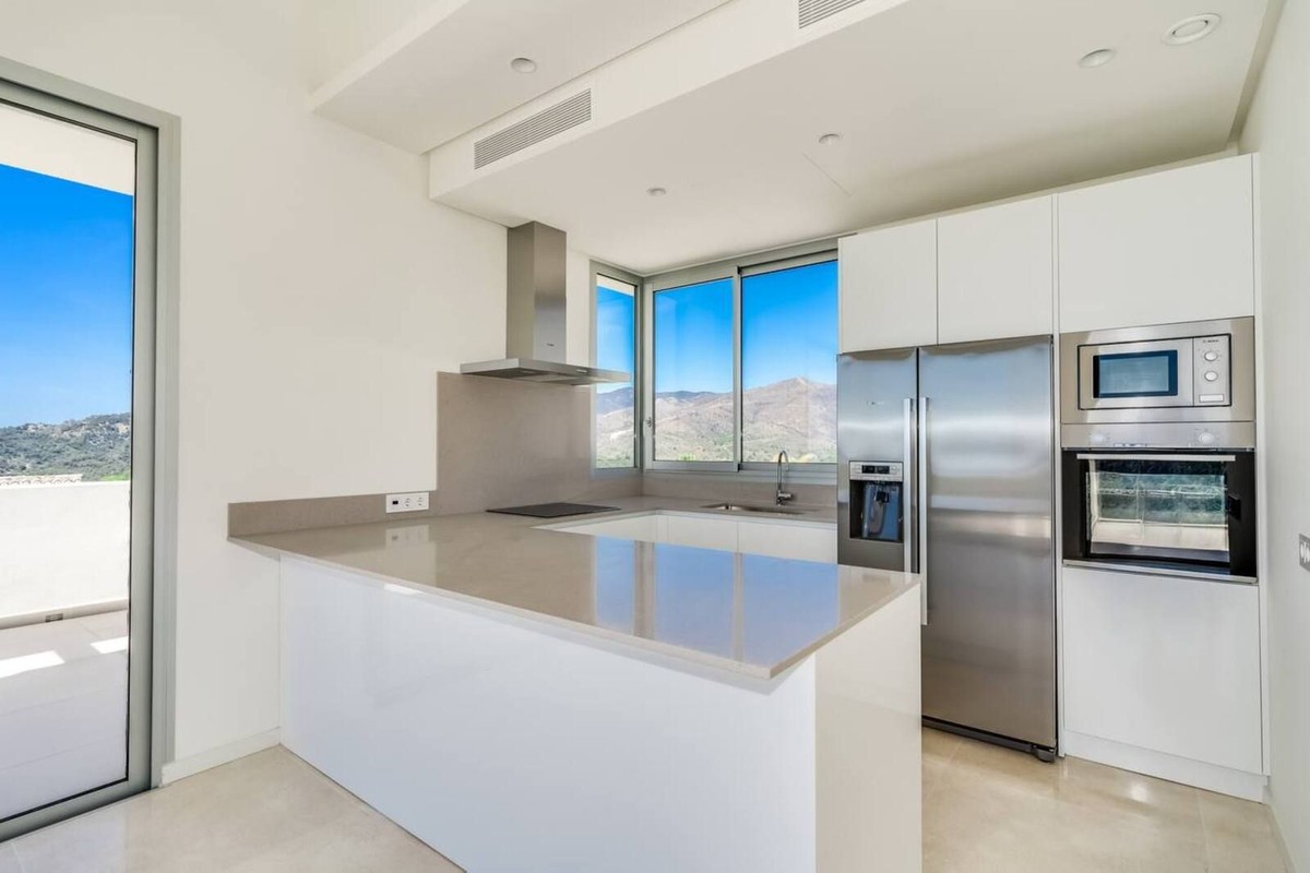 Lägenhet i Benahavis, Malaga, Spanien 4 sovrum, 220 kvm. Nr. 133965