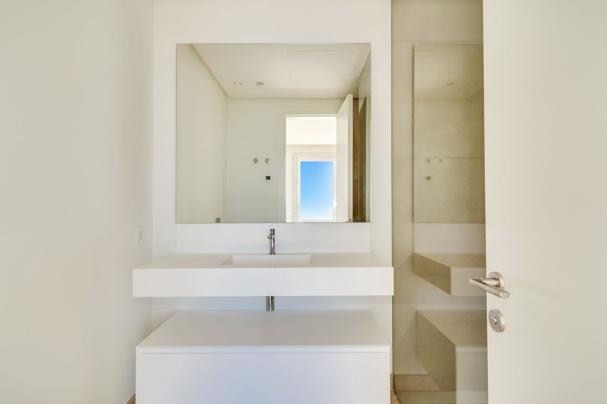 Lägenhet i Benahavis, Malaga, Spanien 4 sovrum, 220 kvm. Nr. 133965