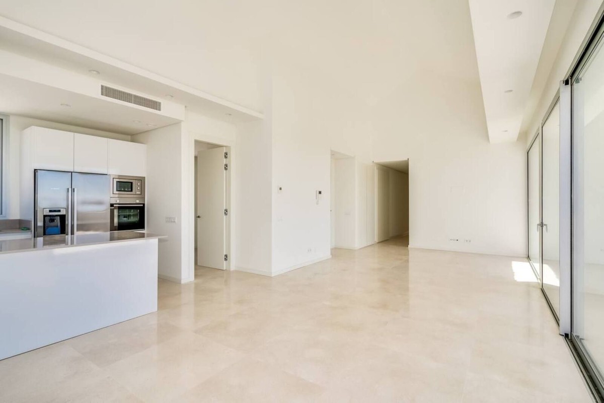 Lägenhet i Benahavis, Malaga, Spanien 4 sovrum, 220 kvm. Nr. 133965