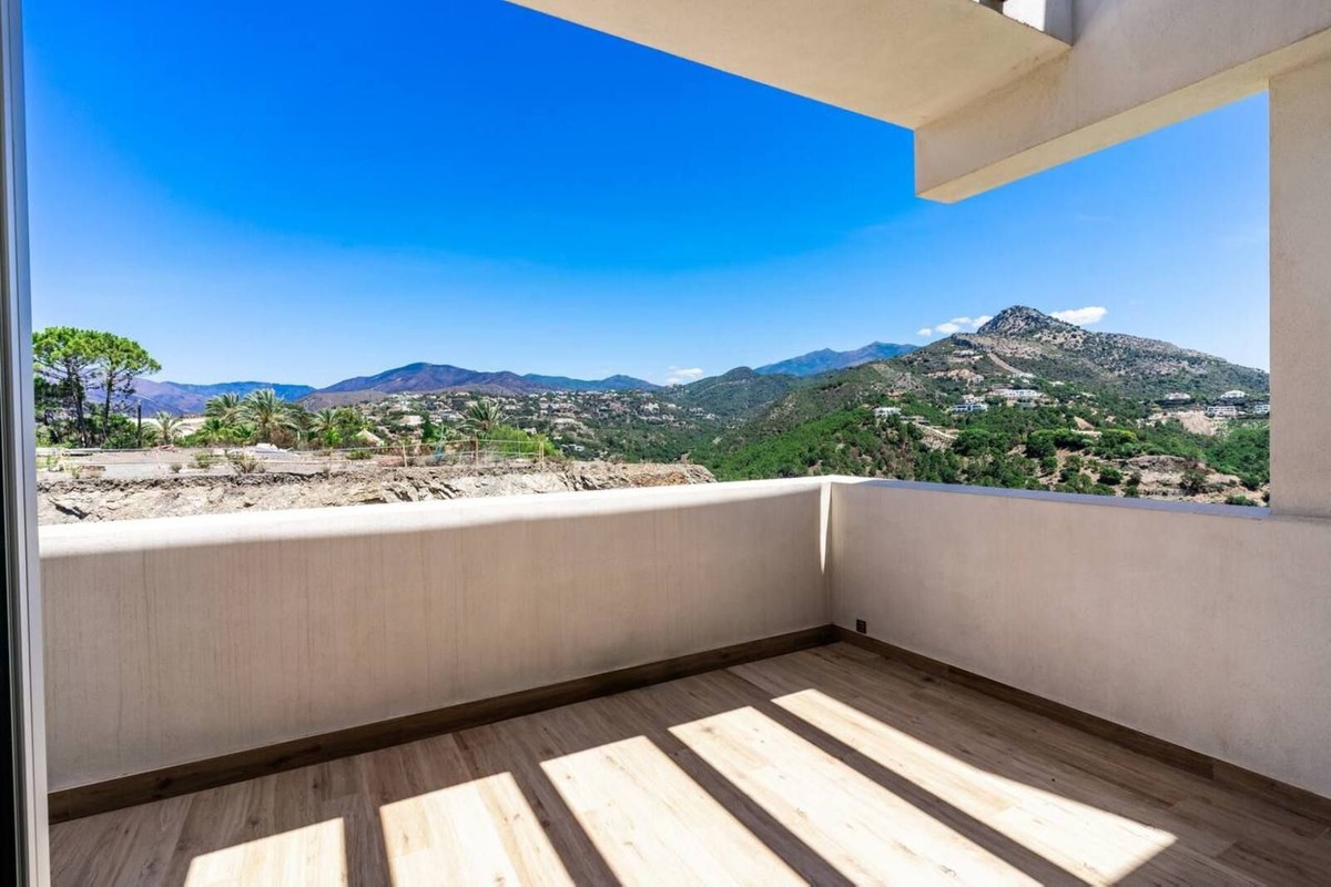Lägenhet i Benahavis, Malaga, Spanien 4 sovrum, 220 kvm. Nr. 133965