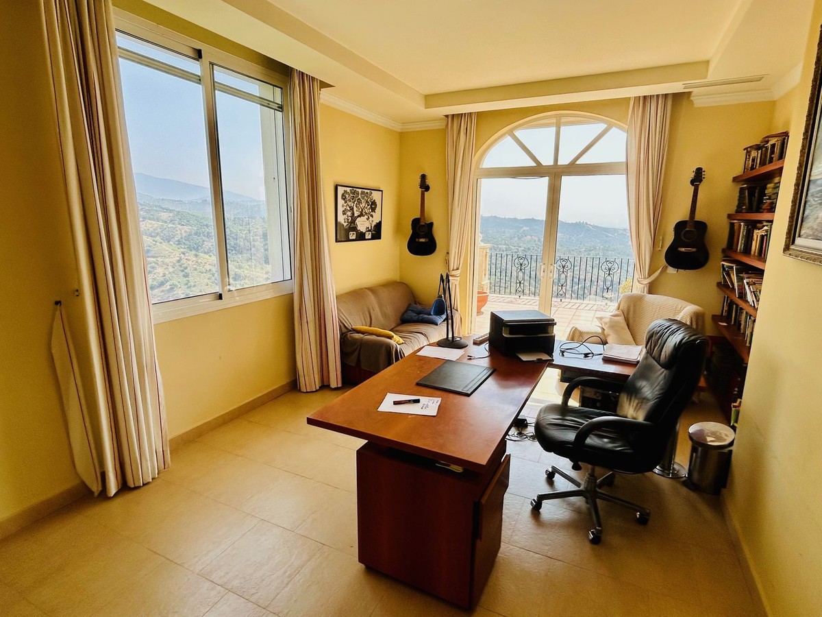 Villa Estepona, Malaga, Spānijā 7 istabas, 714 m2 Nr. 133968