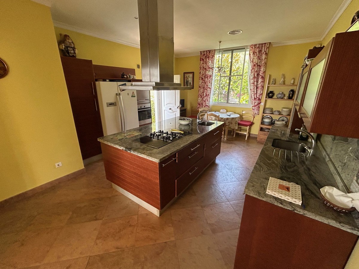 Villa Estepona, Malaga, Spānijā 7 istabas, 714 m2 Nr. 133968