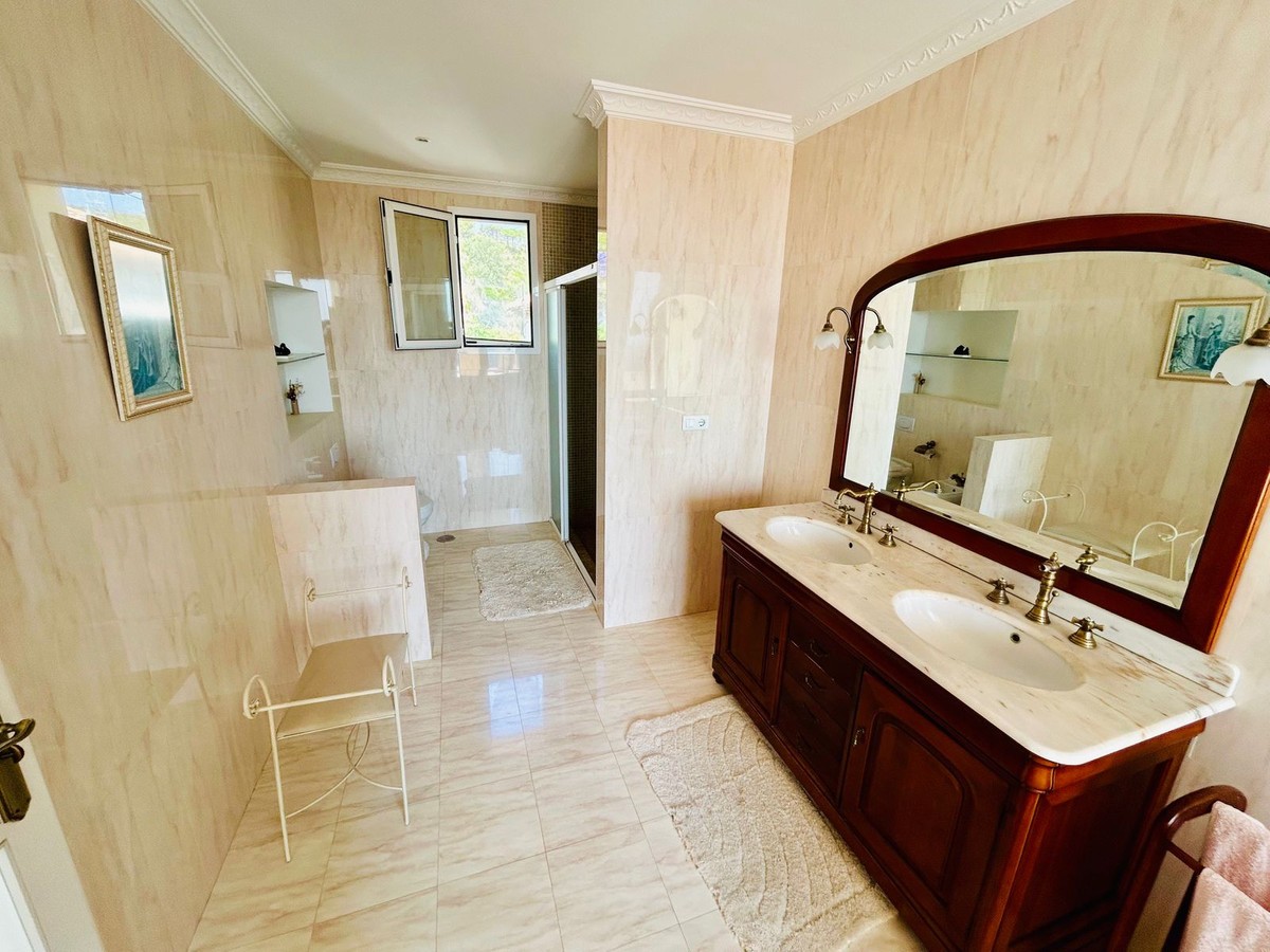 Villa Estepona, Malaga, Spānijā 7 istabas, 714 m2 Nr. 133968