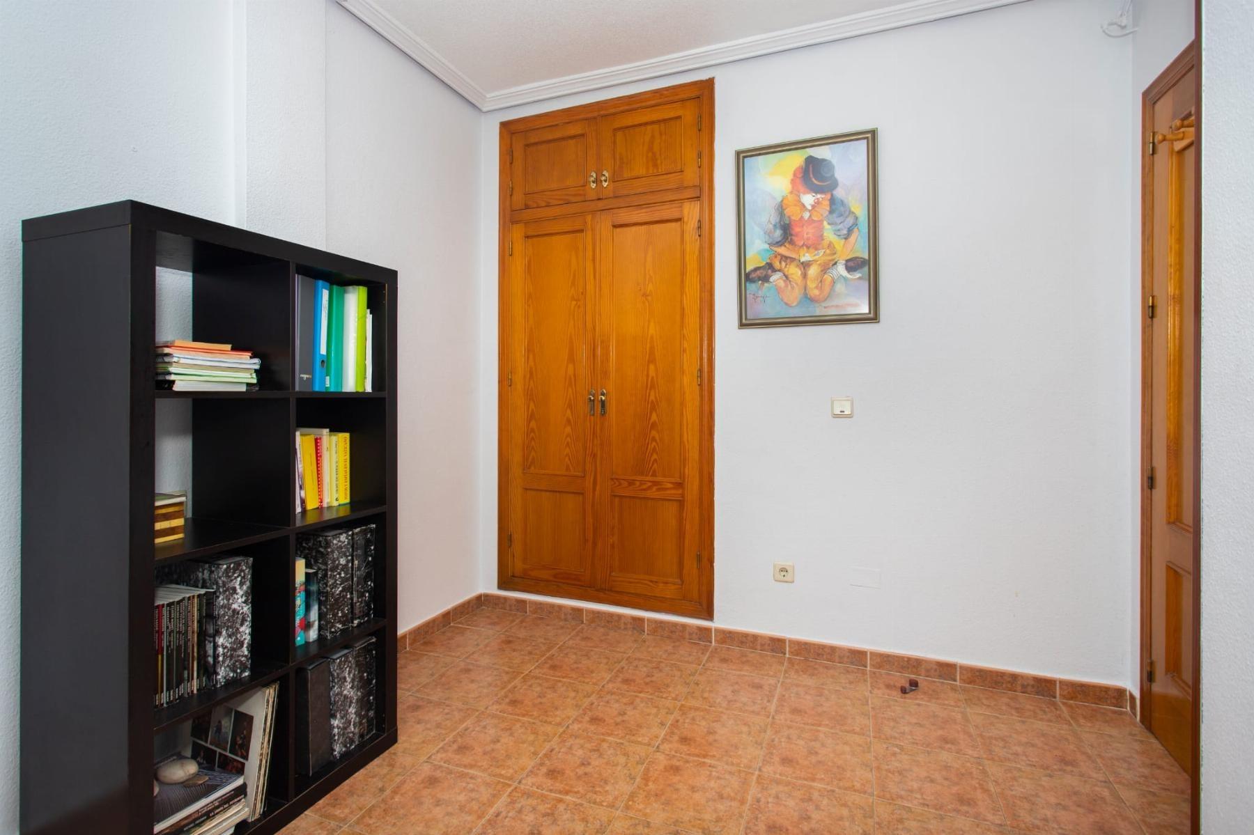 House in Alicante, Spain 2 bedrooms, 90 sq.m. No. 163110