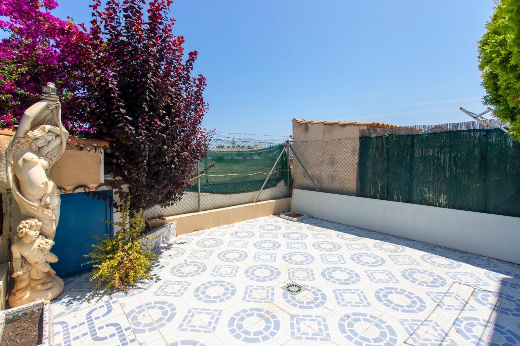 House in Alicante, Spain 2 bedrooms, 90 sq.m. No. 163110