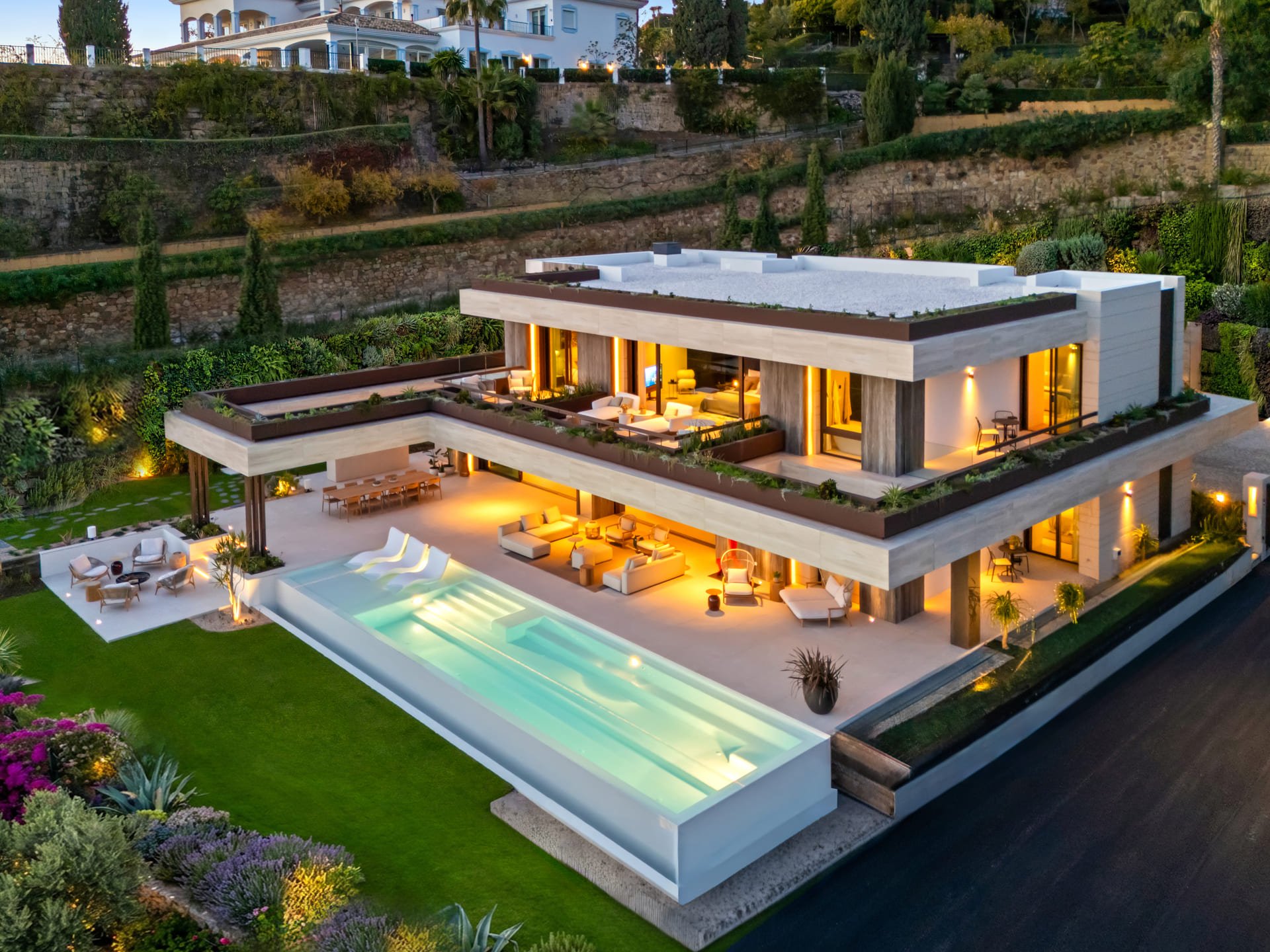 Villa i Benahavis, Malaga, Spanien 5 sovrum, 1031 kvm. Nr. 136075