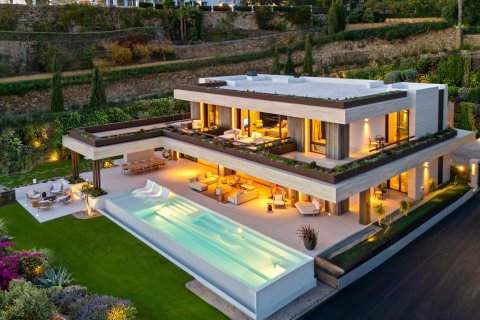 Villa in Benahavis, Malaga, Spain 5 bedrooms, 1031 sq.m. No. 136075