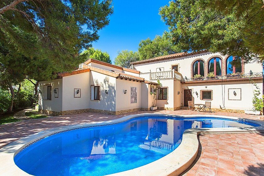 Villa in Punta Prima, Alicante, Spain 4 bedrooms, 243 sq.m. No. 103686