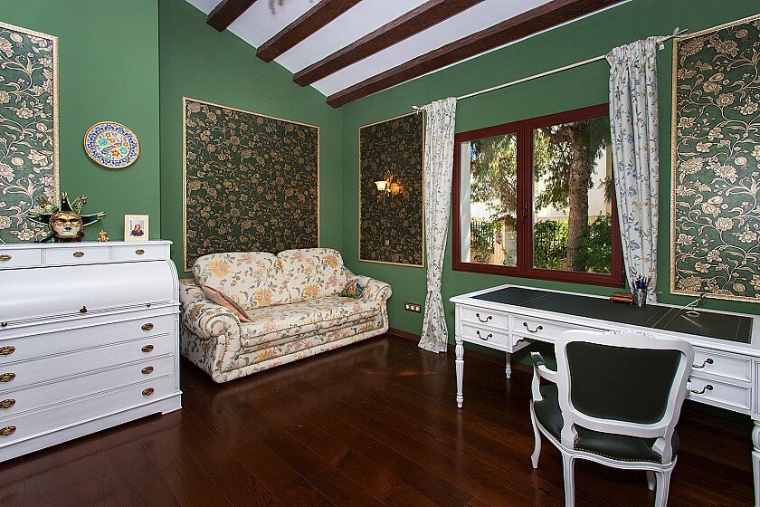 Villa in Punta Prima, Alicante, Spain 4 bedrooms, 243 sq.m. No. 103686