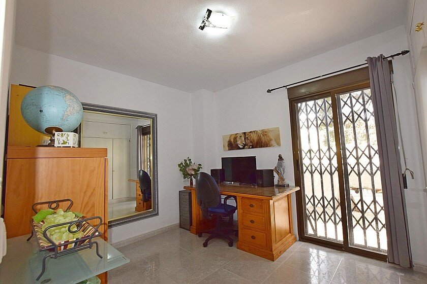 Villa à Villamartin, Alicante, Espagne 6 chambres, 250 m2 No. 103685