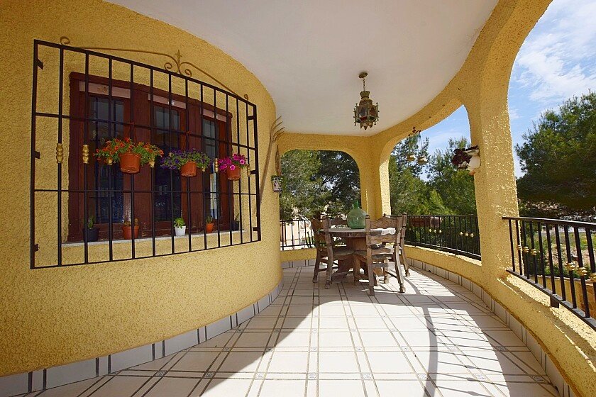 Villa à Villamartin, Alicante, Espagne 6 chambres, 250 m2 No. 103685