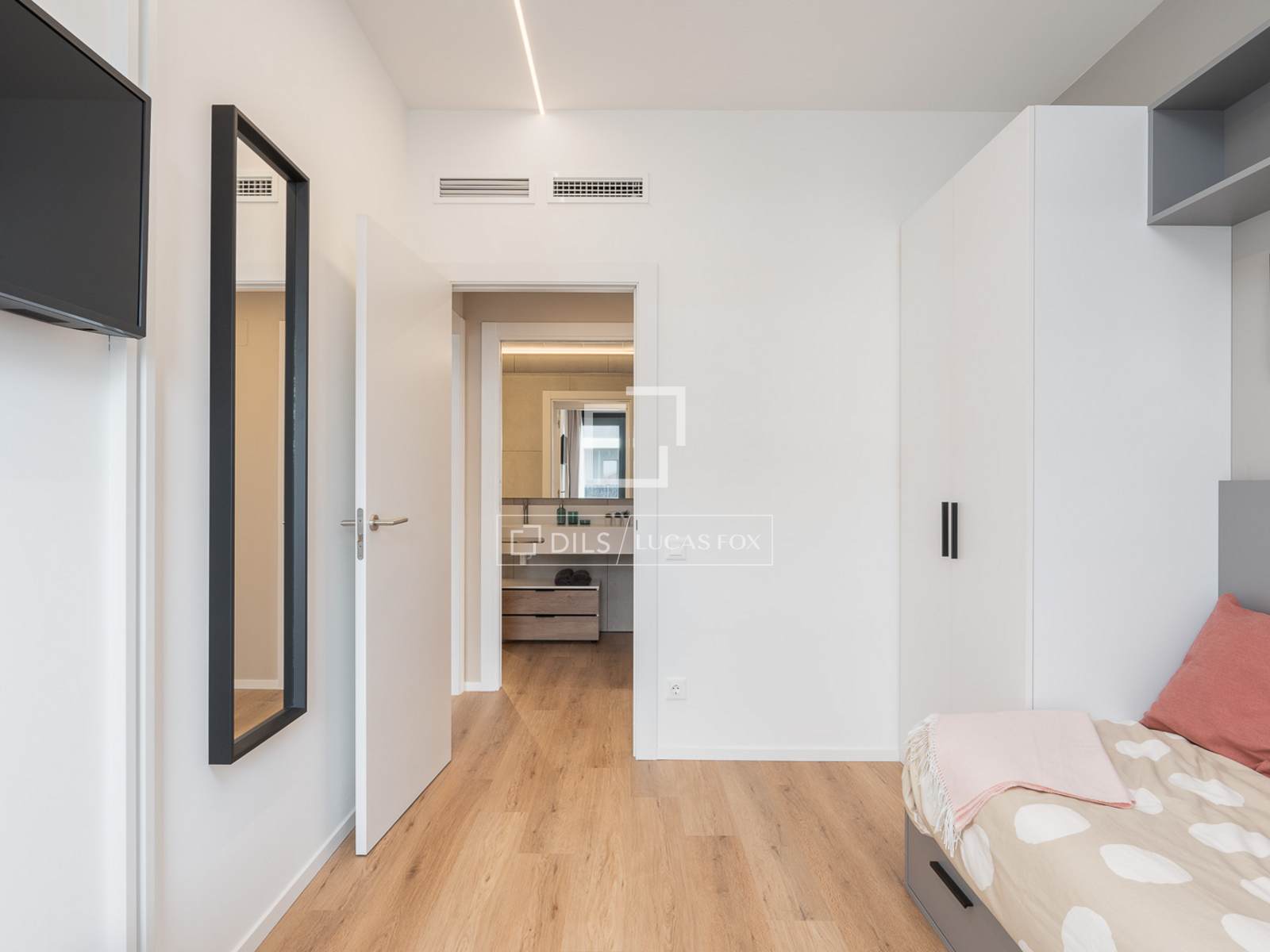 Penthouse in Barcelona, Spain 4 bedrooms, 117 sq.m. No. 192763