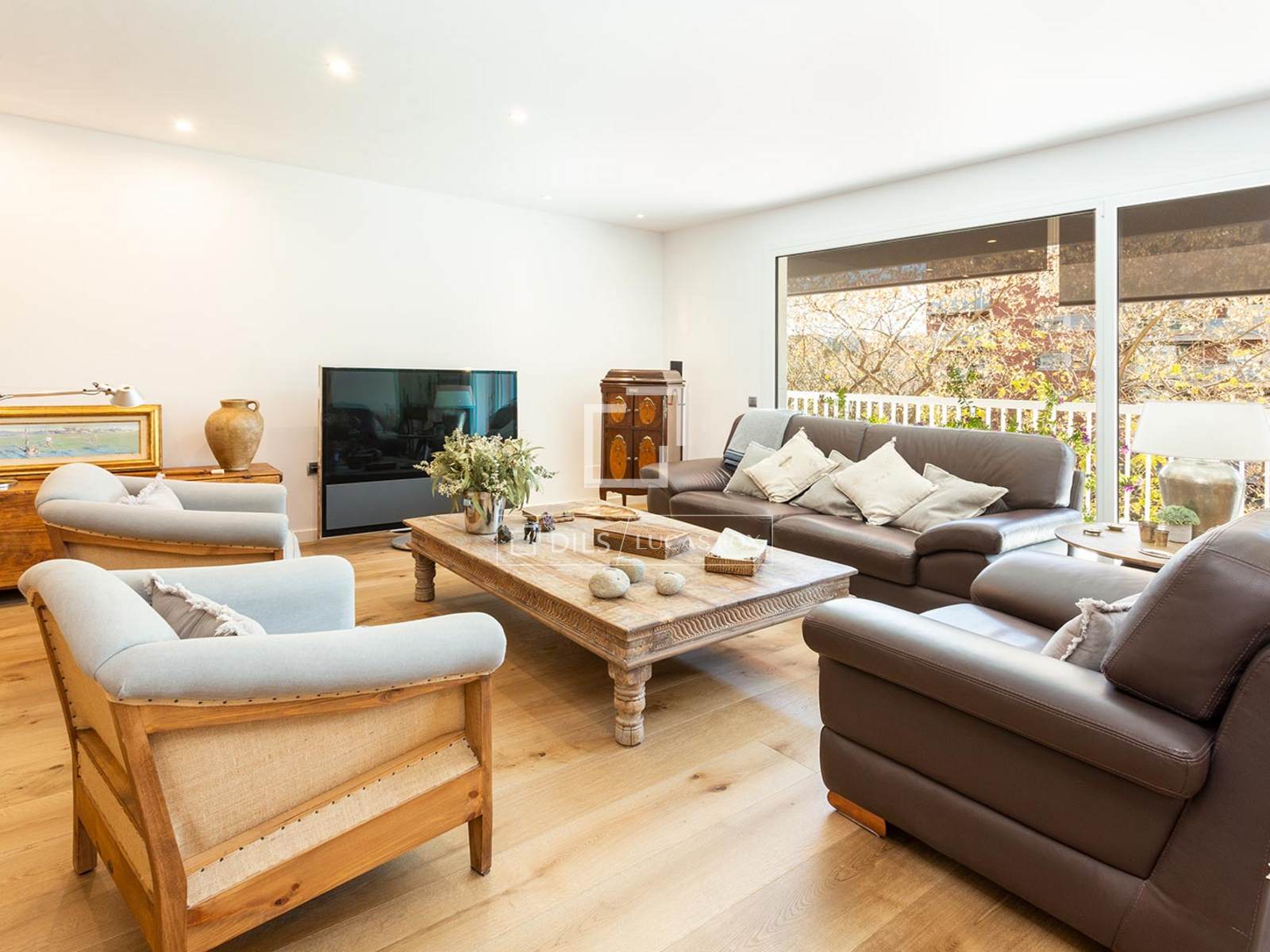 Apartamento en Barcelona, España 5 dormitorios, 204 m2 No. 192759
