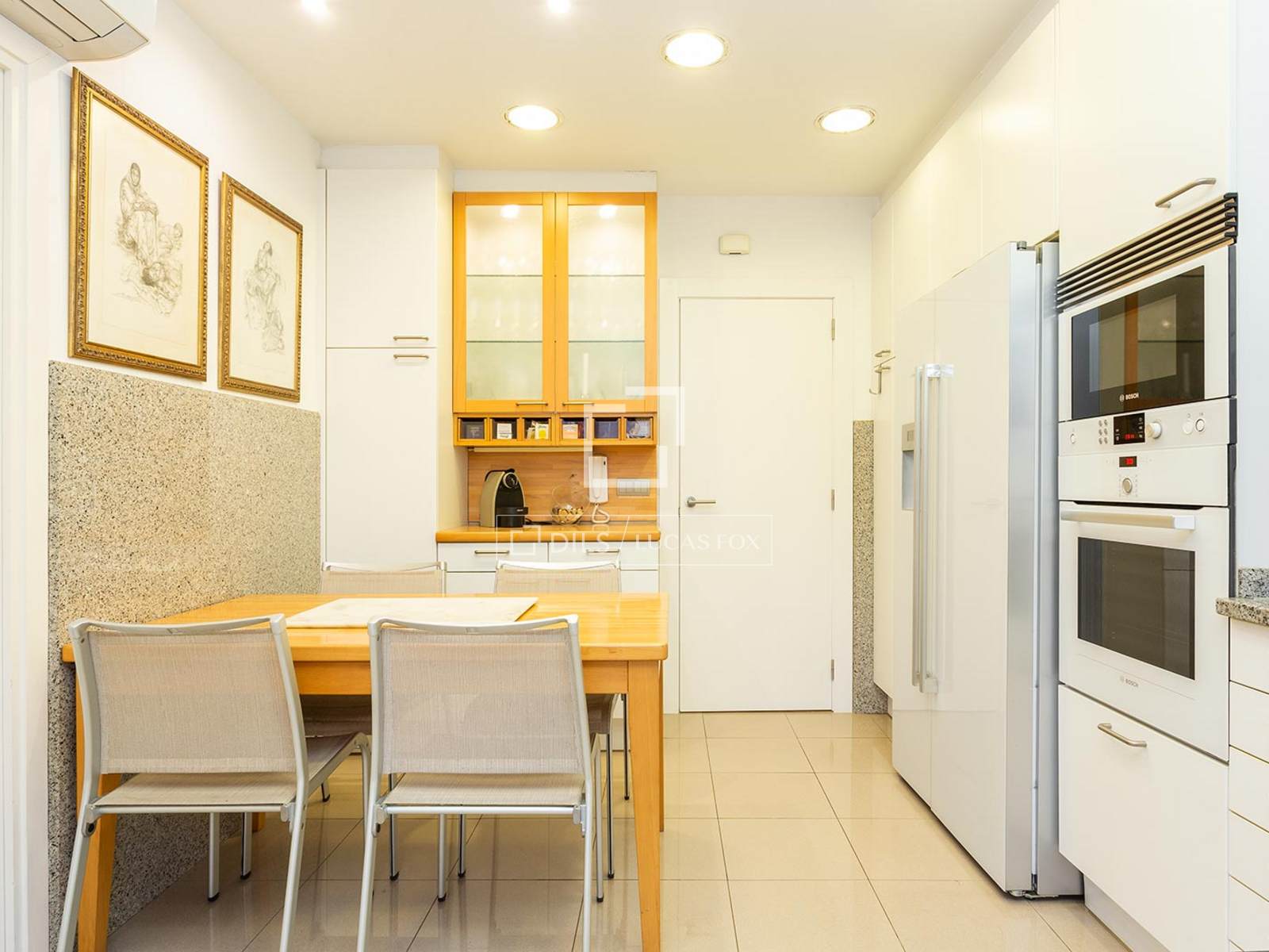 Apartamento en Barcelona, España 5 dormitorios, 204 m2 No. 192759