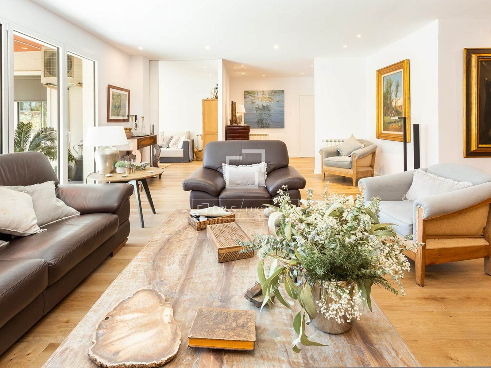 Apartamento en Barcelona, España 5 dormitorios, 204 m2 No. 192759