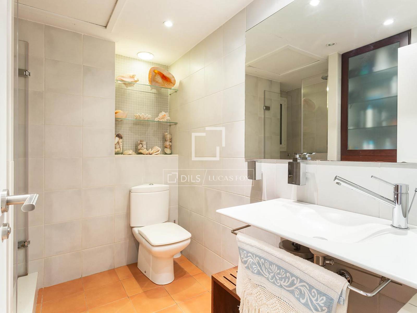 Apartamento en Barcelona, España 5 dormitorios, 204 m2 No. 192759