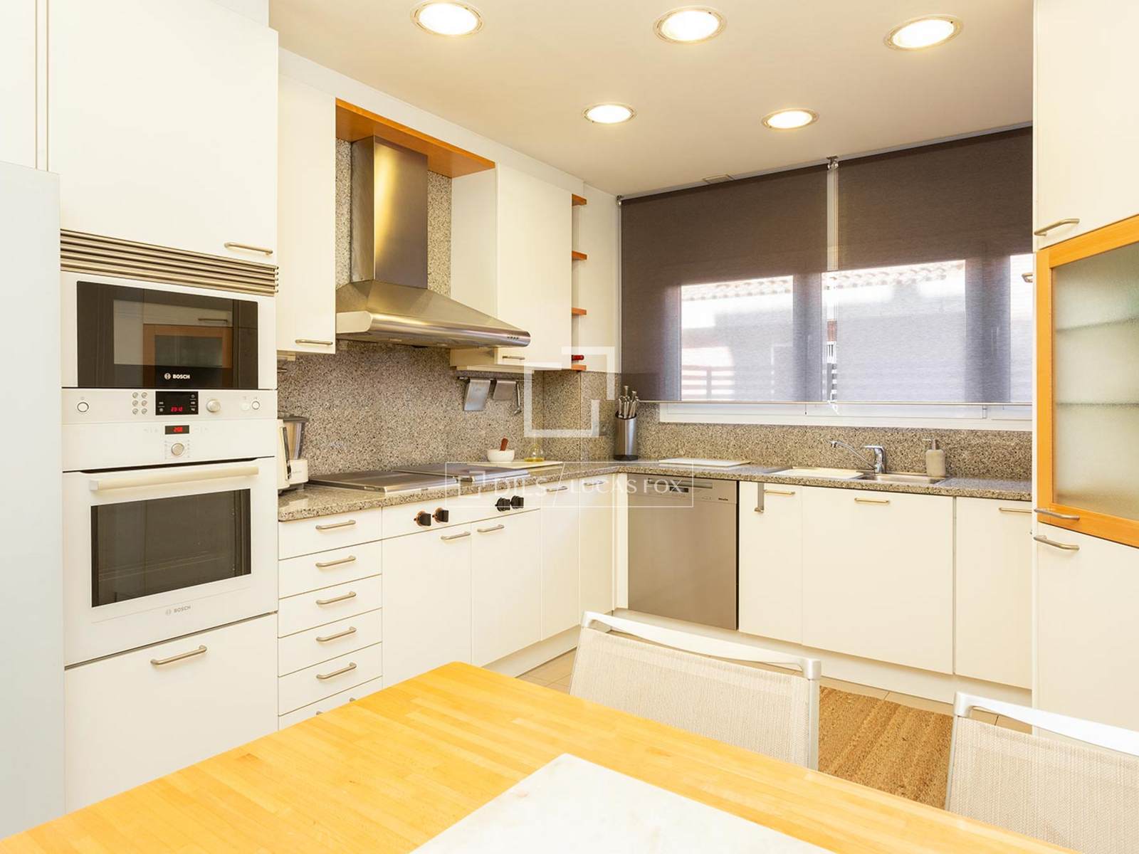 Apartamento en Barcelona, España 5 dormitorios, 204 m2 No. 192759
